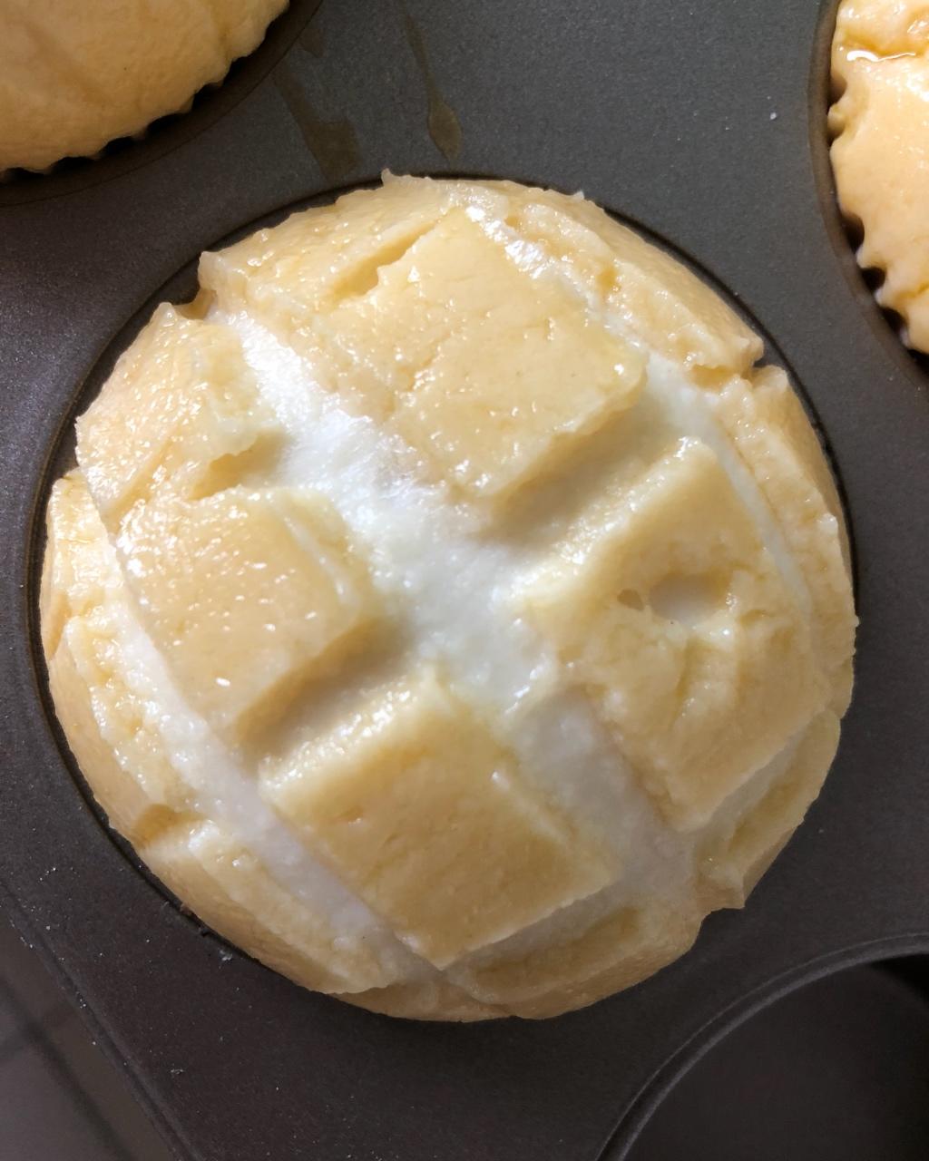 好吃到炸裂的港式菠萝包（附带制作酥皮的小视频）