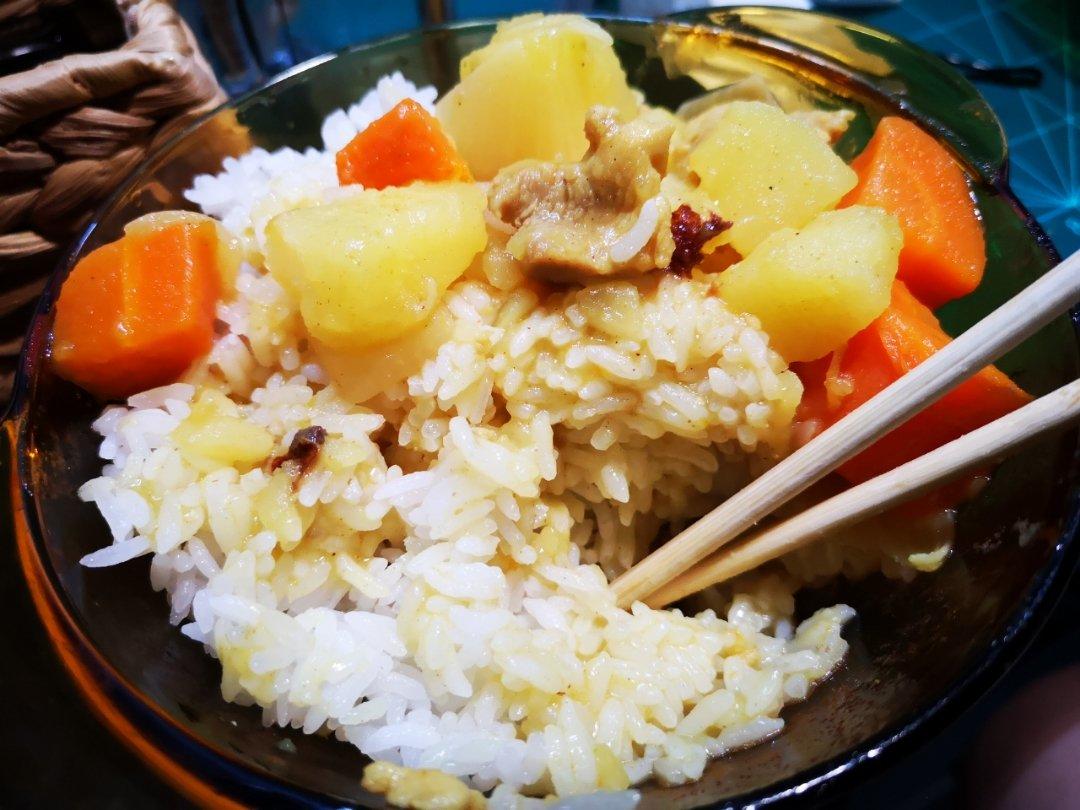 咖喱鸡肉饭