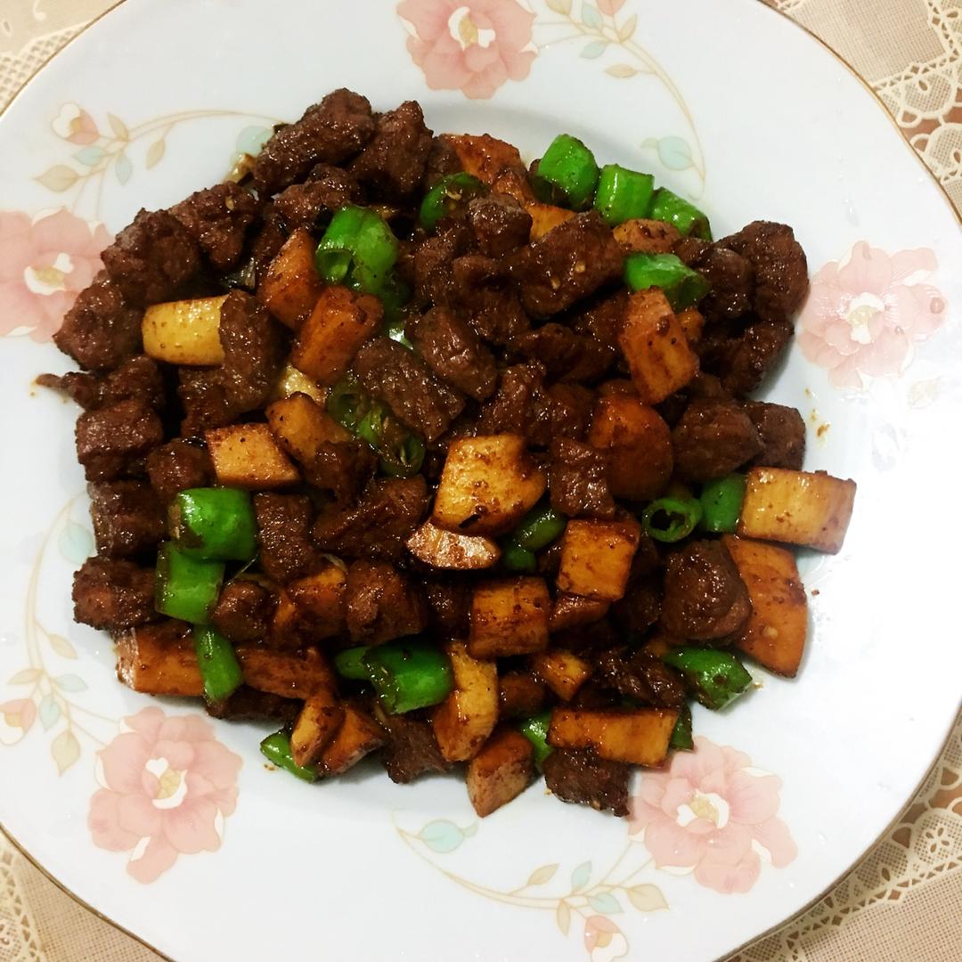 黑椒杏鲍菇牛肉粒