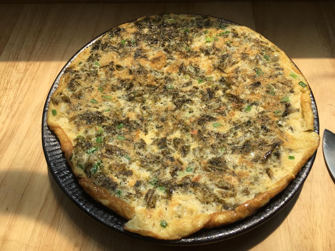 紫菜煎蛋饼，营养丰富，烹调方法简单，特别适合家庭制作。的做法