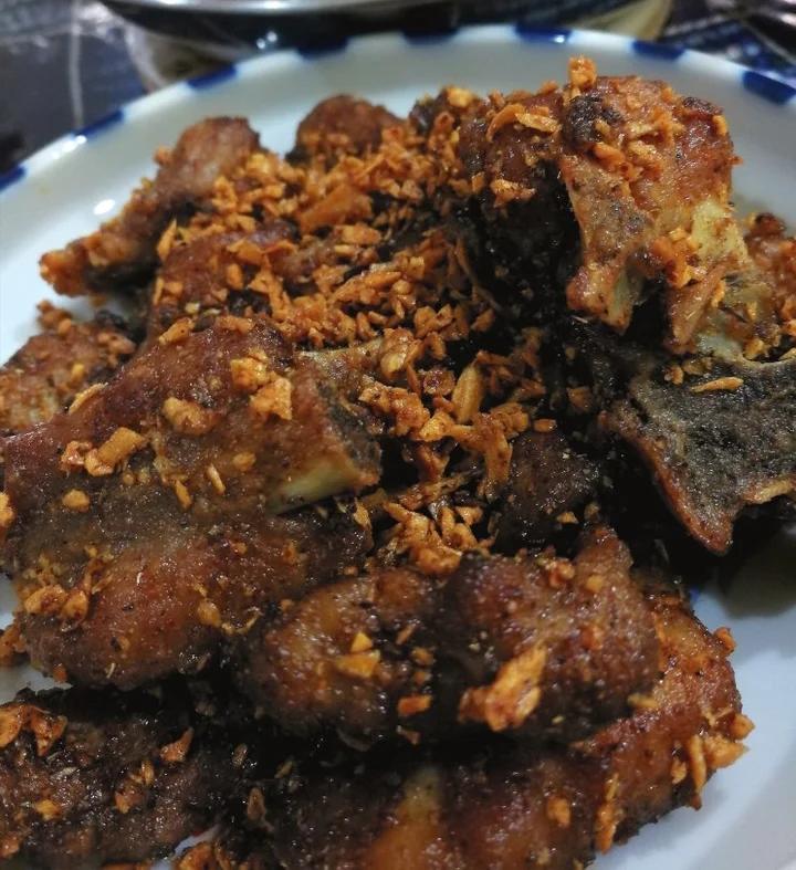 【椒盐蒜香排骨】