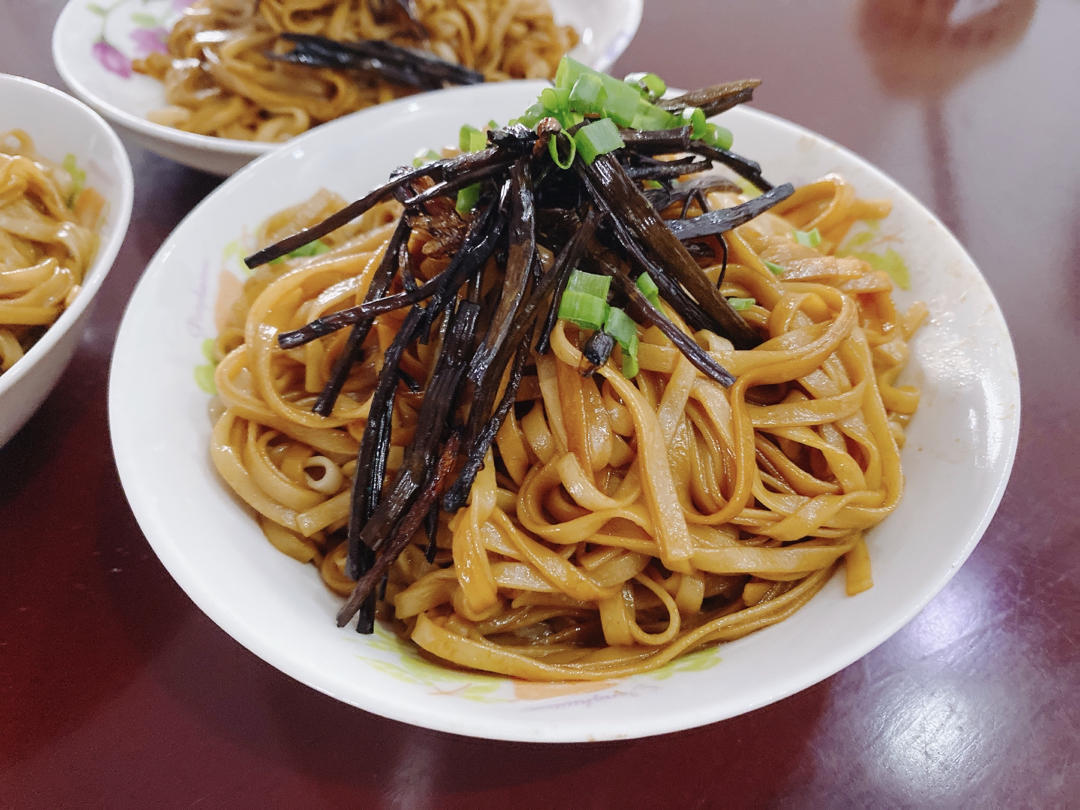 极香的葱油面