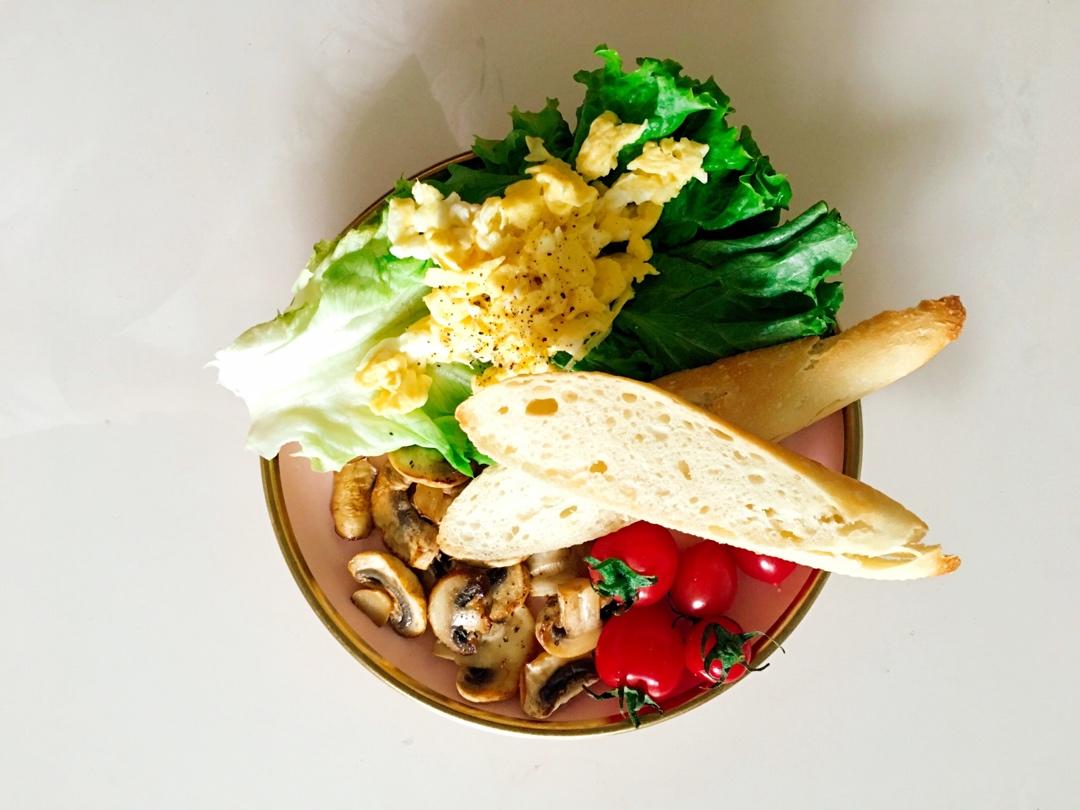 黄油黑胡椒煎蘑菇