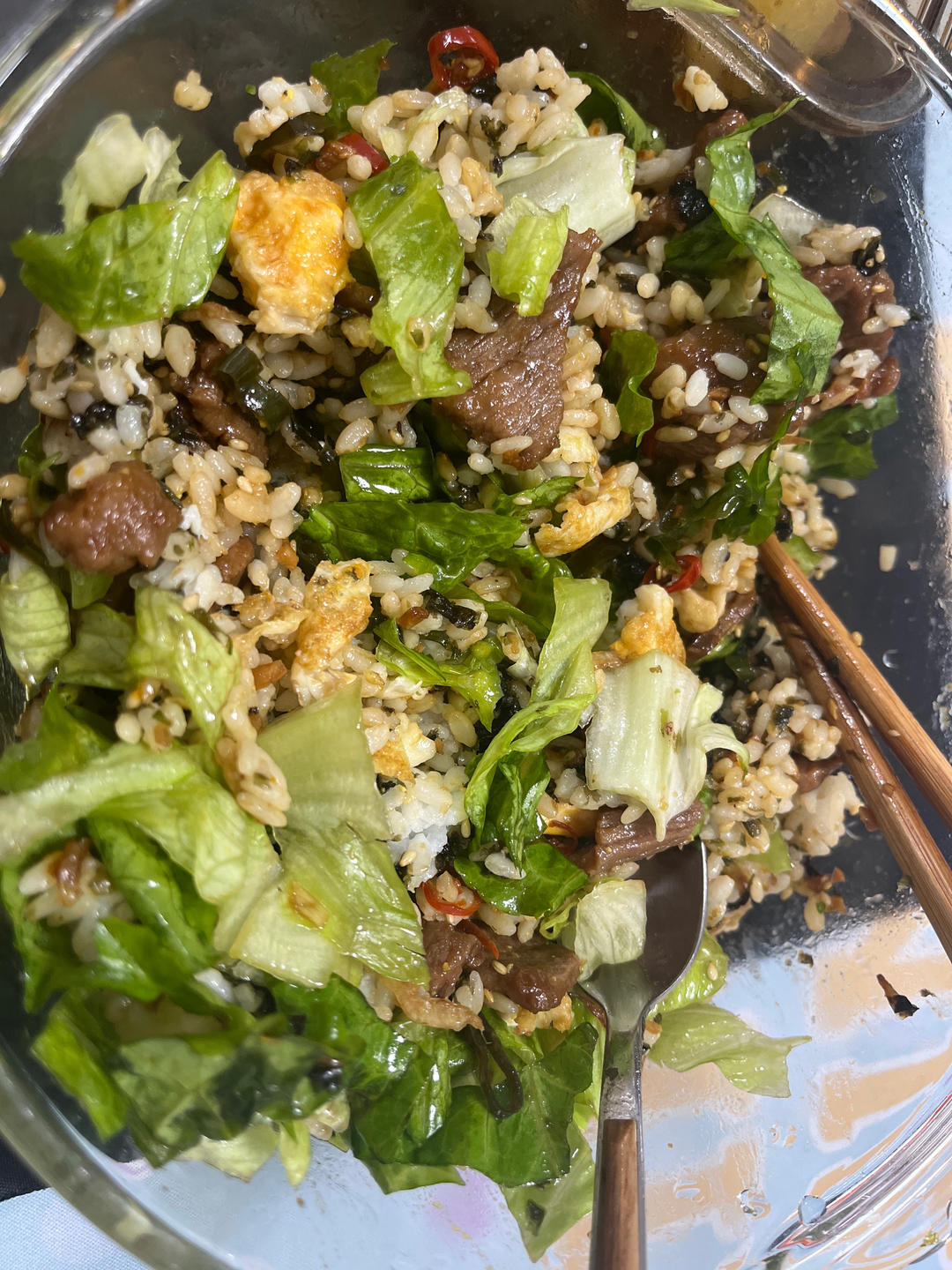 生菜牛肉拌饭