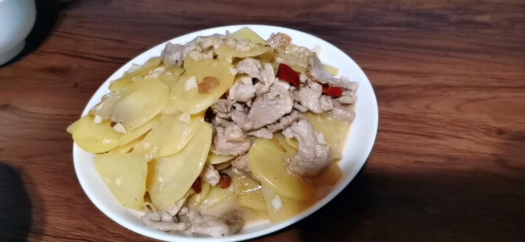 土豆烧肉片