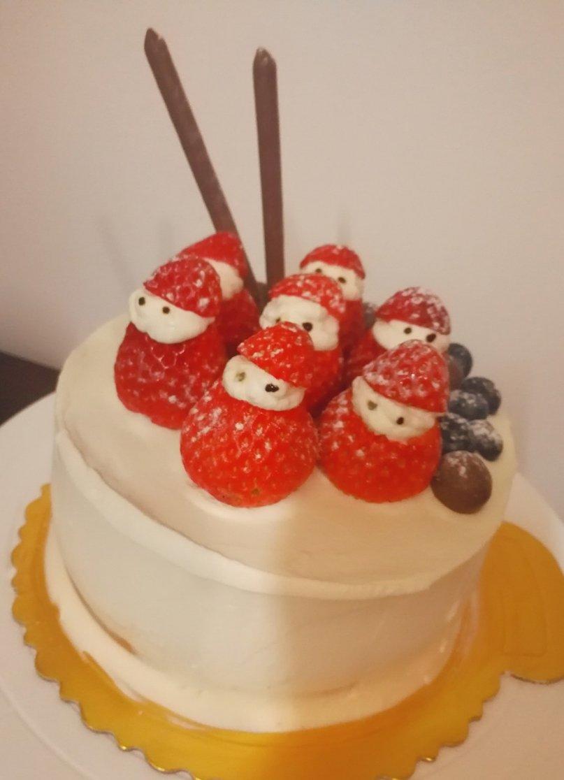 唐纳滋甜做的六寸草莓装饰蛋糕