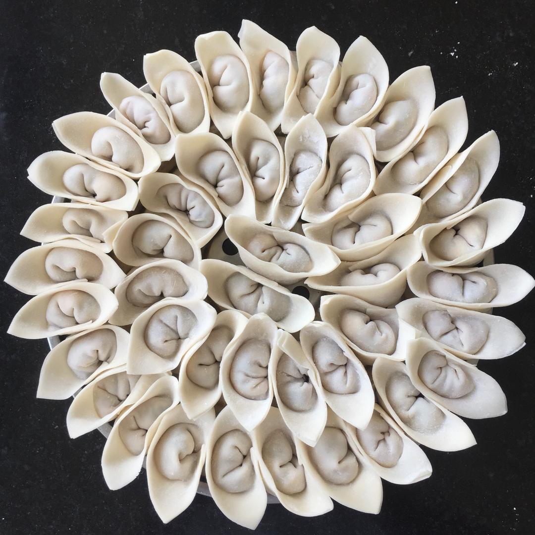 上海菜肉馄饨（附两种馄饨的包法）