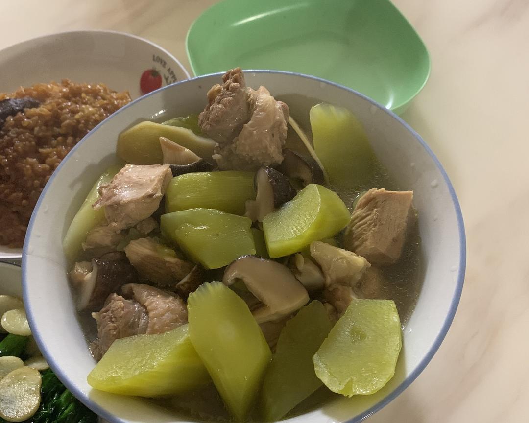 香菇莴笋炖土鸡