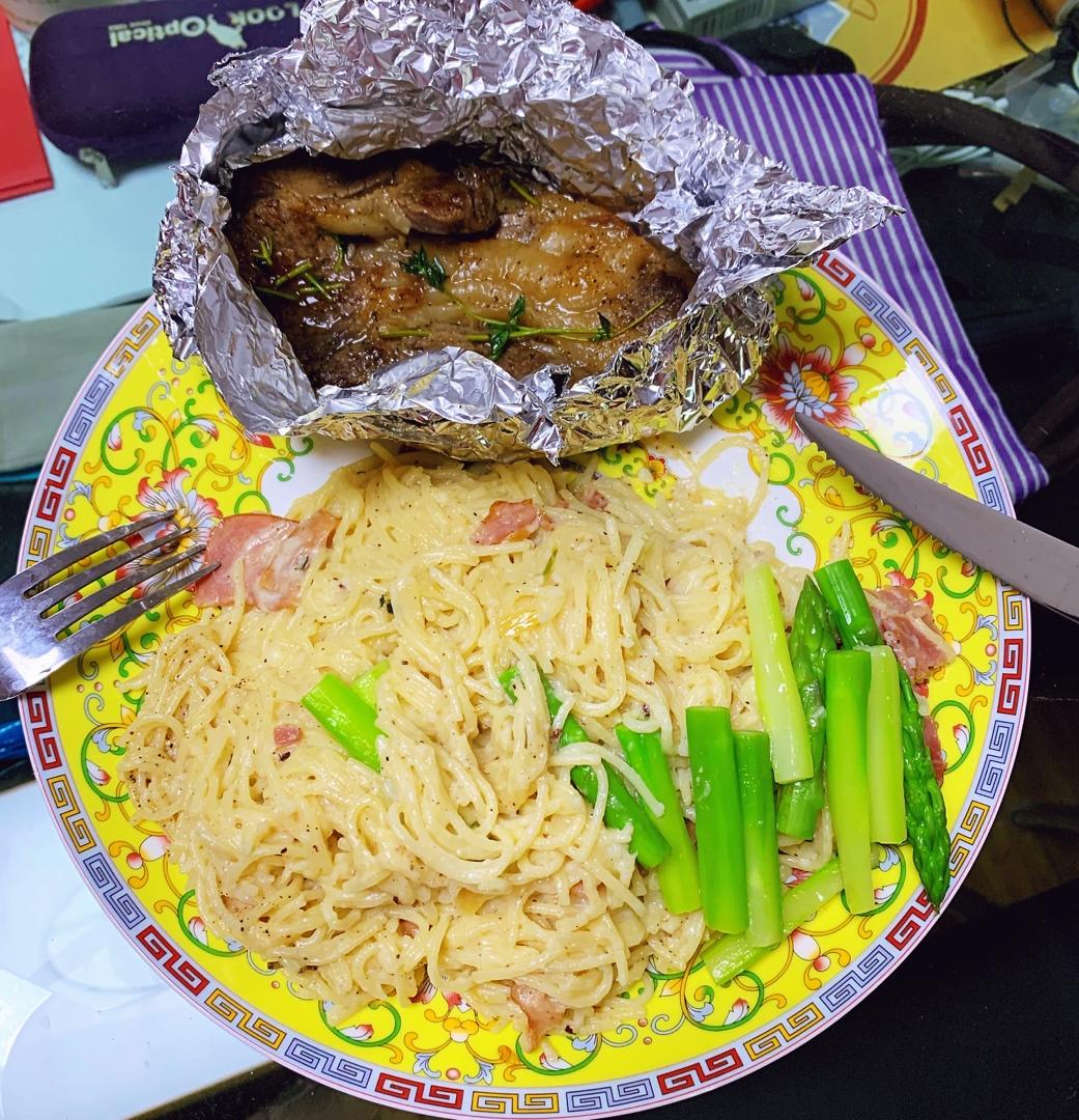 华丽意面搭档晚餐（香草黄油煎牛排+四季豆蘑菇意面+香烤小土豆）