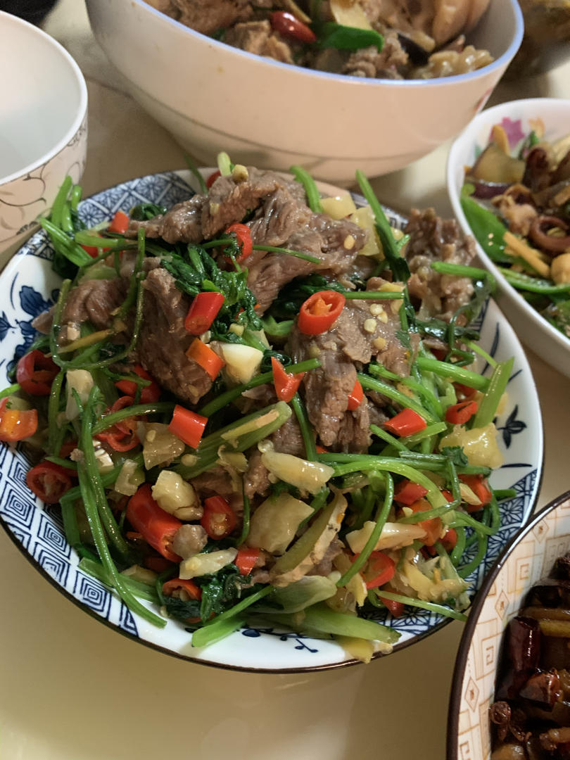 小炒牛肉（肉嫩味香）