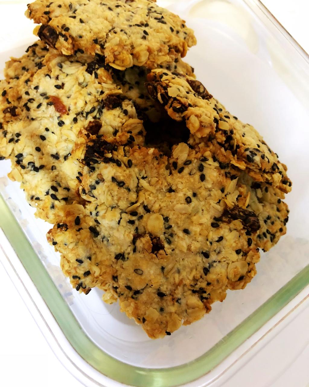 素食:有机燕麦芝麻大饼干