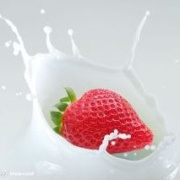 还是草莓君