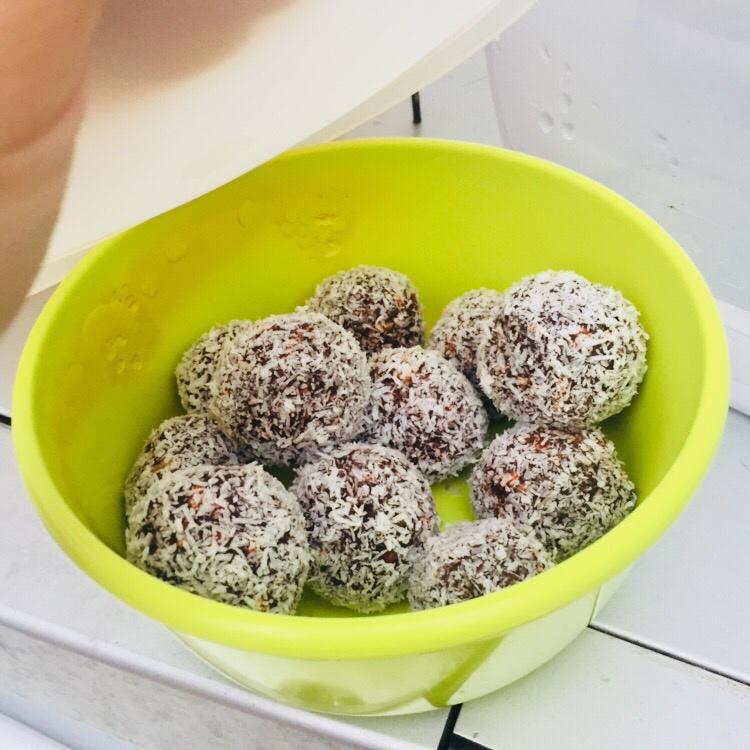 免烤巧克力坚果能量球丨健康·零食