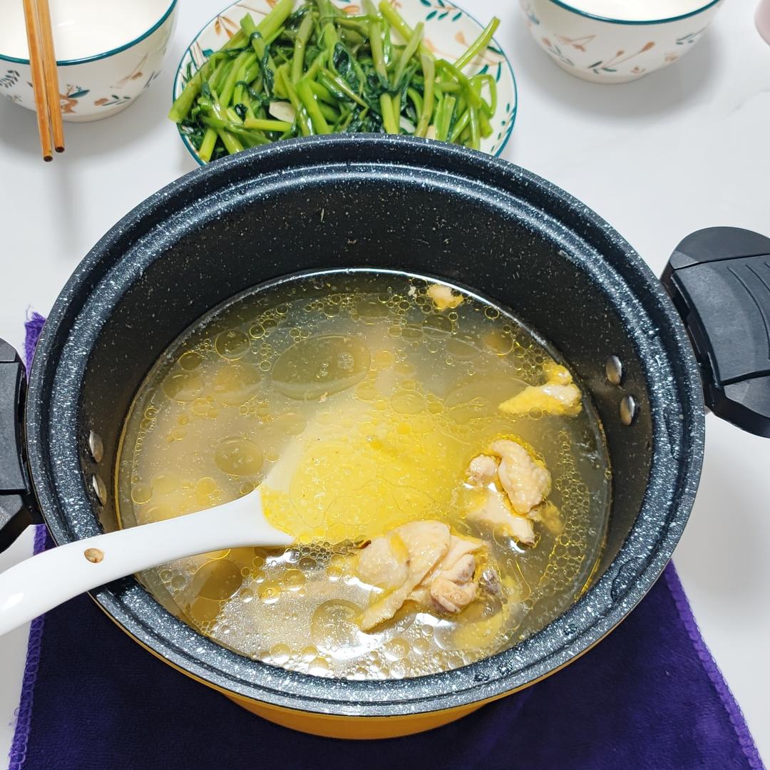 奶奶教的鲜香肥美香菇炖鸡汤