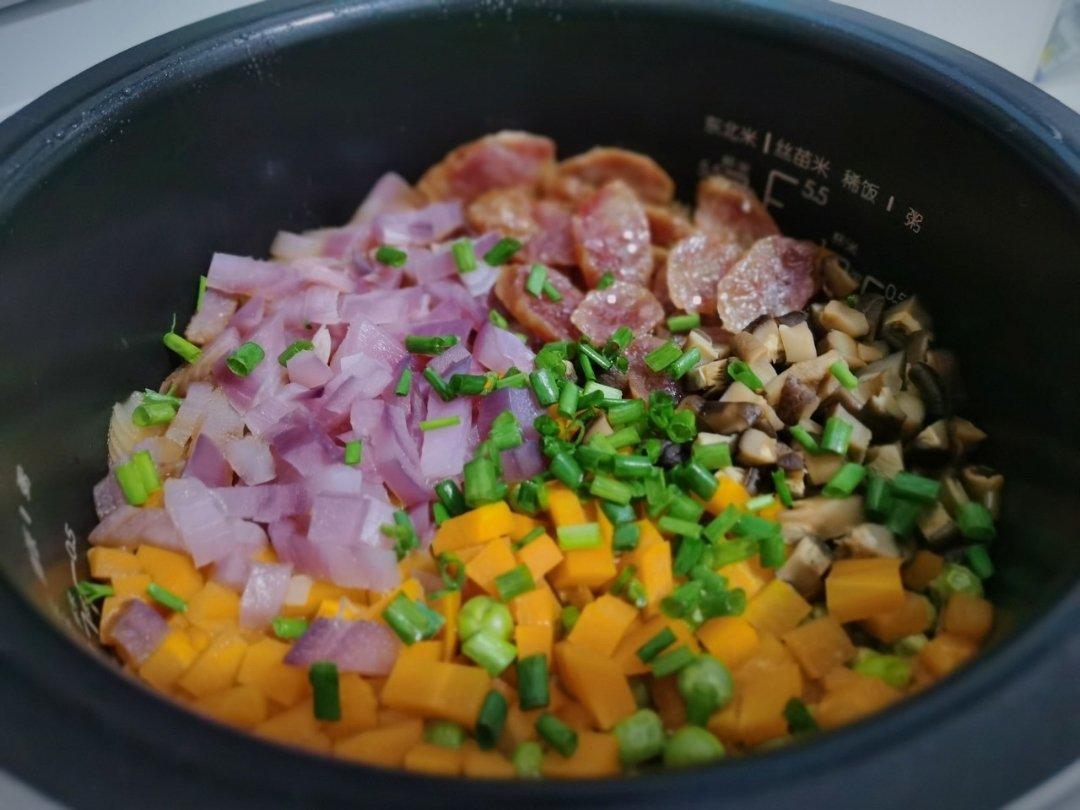 懒人电饭锅香肠焖饭/煲仔饭