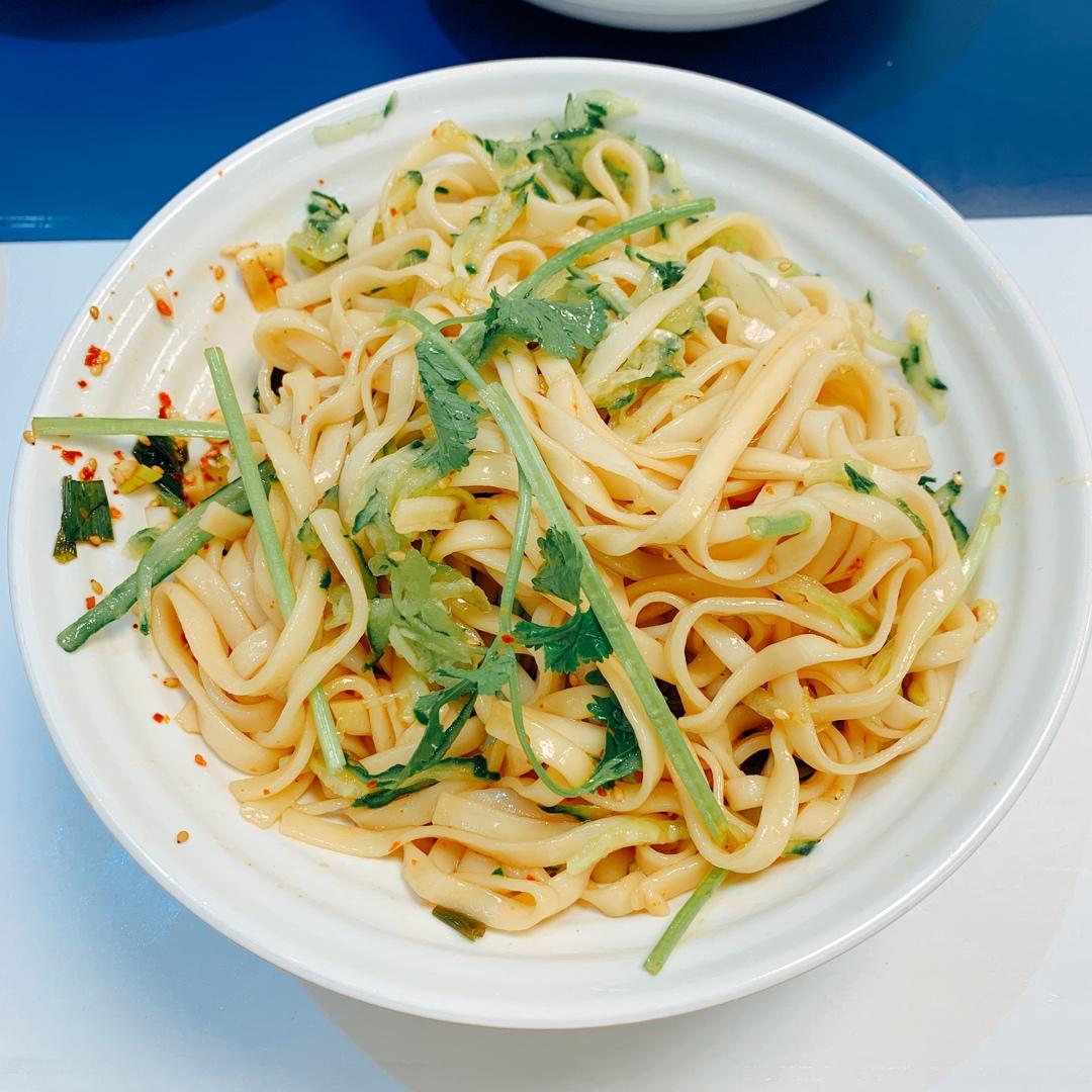 巨好吃㊙️酸辣凉拌面❗️十分钟搞定，简单快手❗️