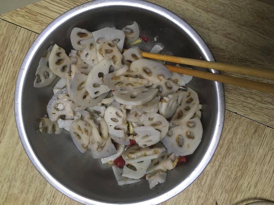 凉拌莲菜
