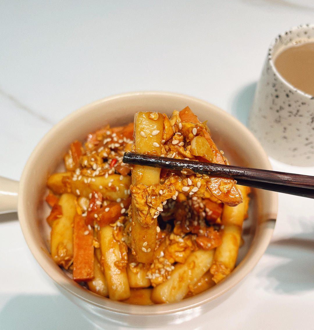 鸡蛋炒年糕                                    心里top1️⃣好吃的菜(简单快手)