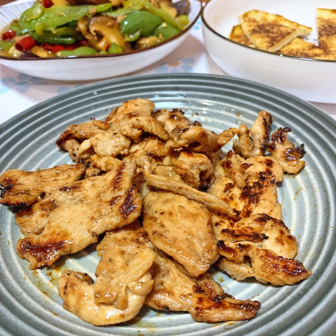 酷炫屌炸天好吃的煎鸡胸肉（香蒜蜂蜜煎鸡胸肉）
