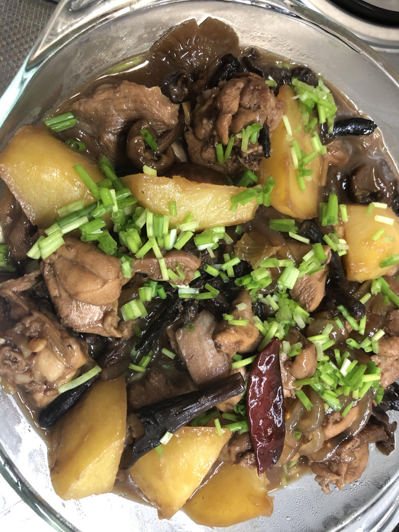 榛蘑土豆炖鸡