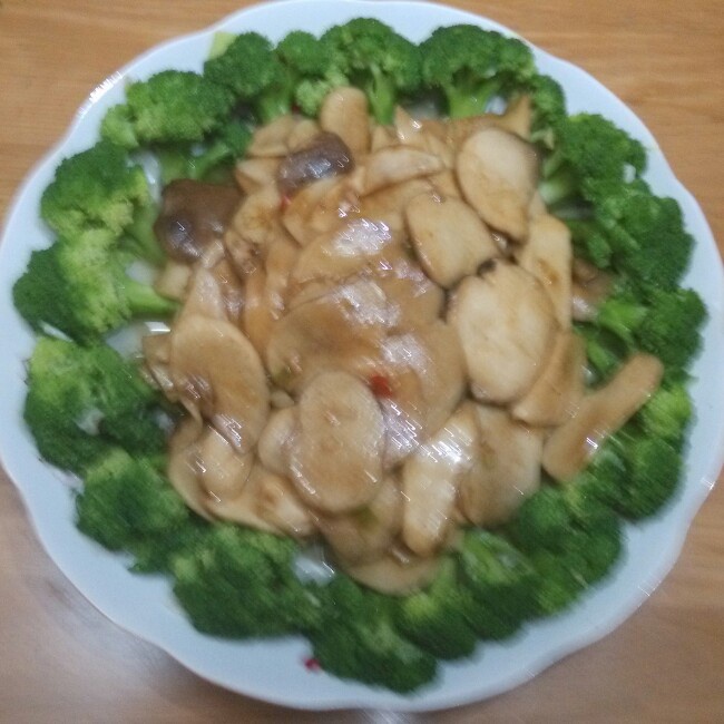 杏鲍菇扣西兰花