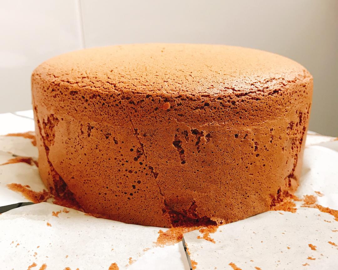 6寸巧克力酱戚风蛋糕