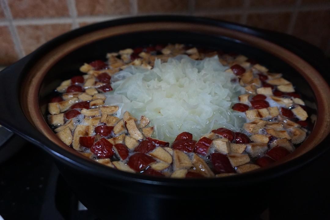 【小森妈妈菜谱】养颜银耳羹