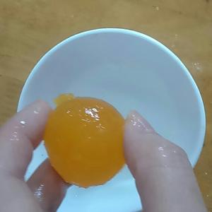 广式月饼——咸蛋黄豆沙月饼（新手版）的做法 步骤6