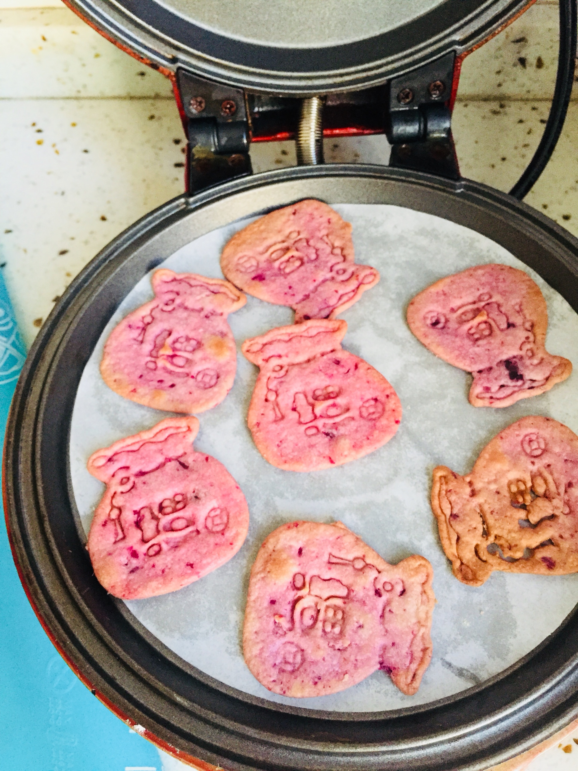 #麦子厨房#小红锅制作：宝宝零食～福袋紫薯小饼干的做法 步骤11
