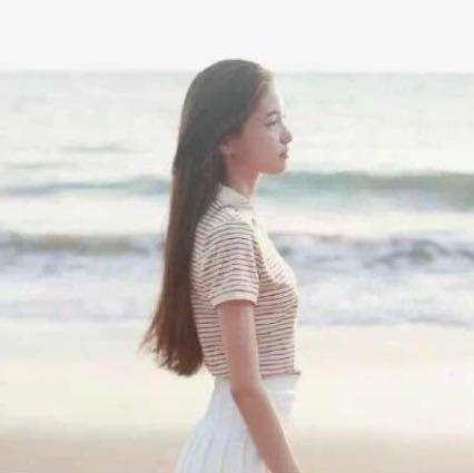 晴天大树边的厨房