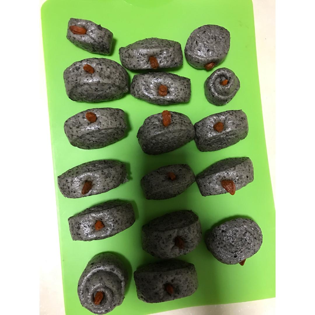 奶香黑芝麻刀切馒头