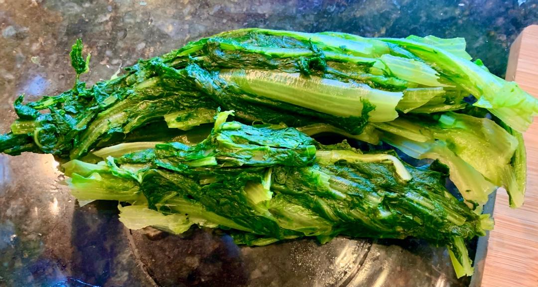 凉拌莴笋叶 Celtuce leaves Salad的做法 步骤2