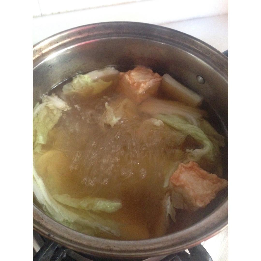 砂锅白菜鱼丸粉丝汤
