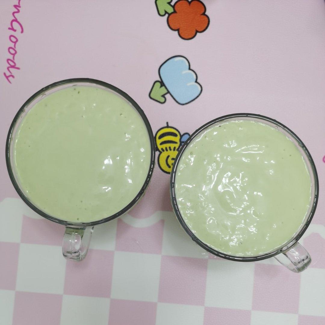 牛油果香蕉奶昔