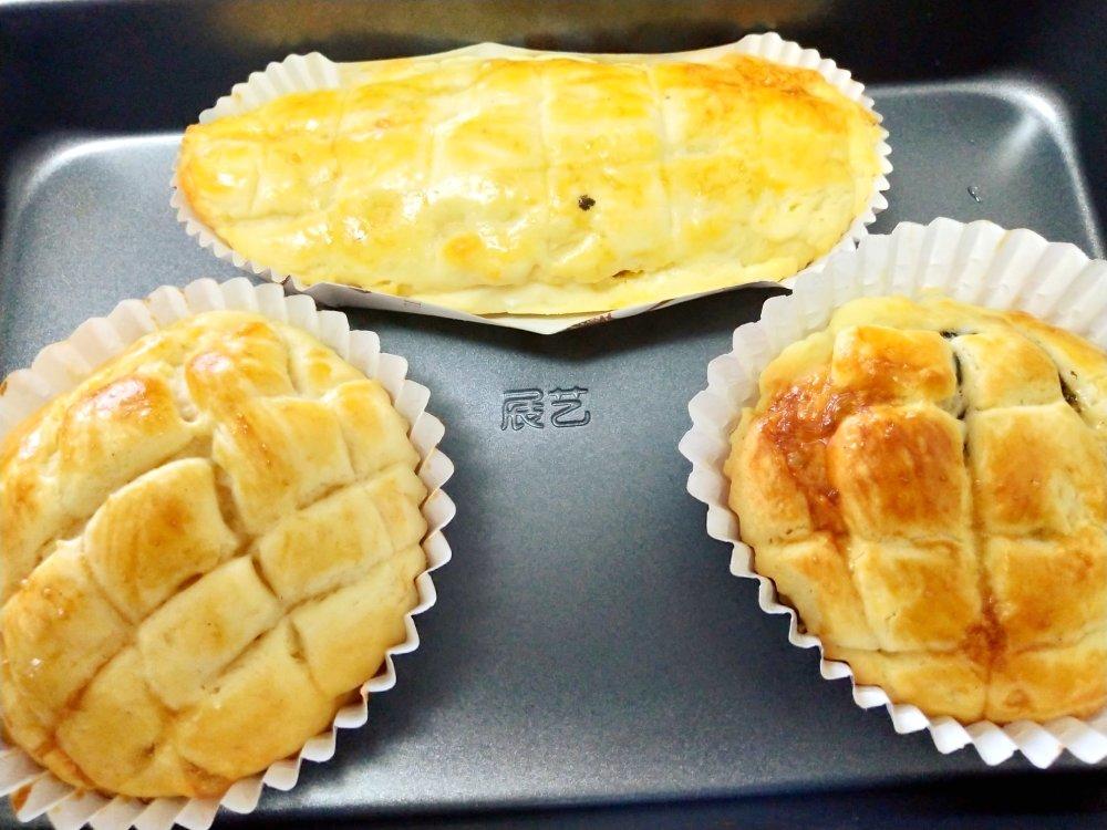 好吃到炸裂的港式菠萝包（附带制作酥皮的小视频）