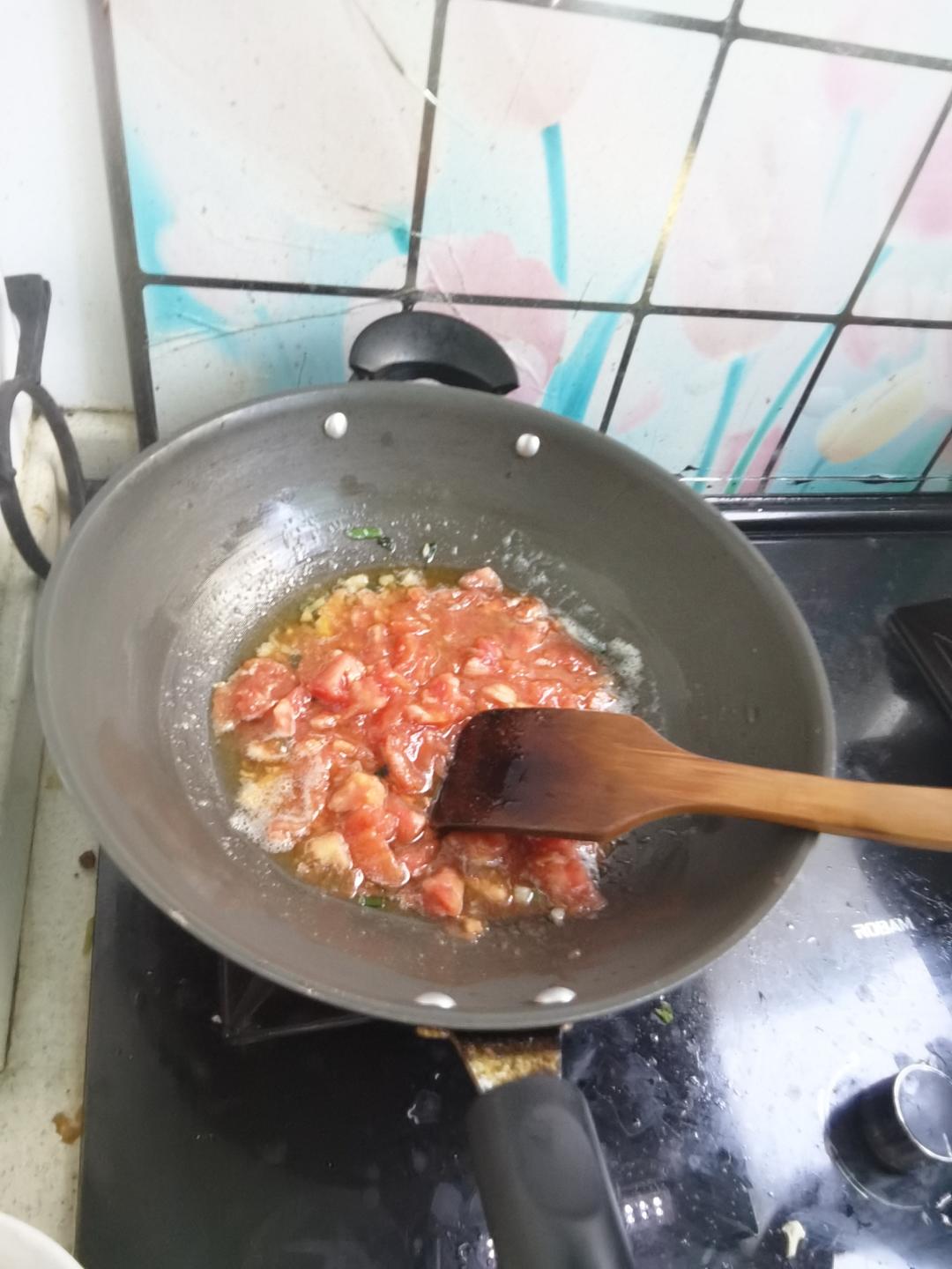 茄汁花菜（番茄🍅炒花菜，也可炒西兰花🥦）的做法 步骤2