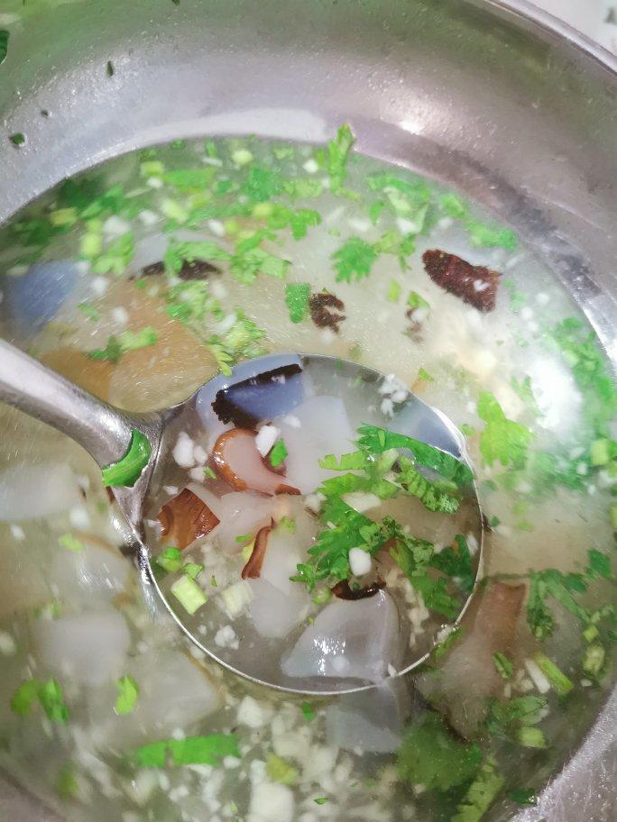 喝鲜海蜇