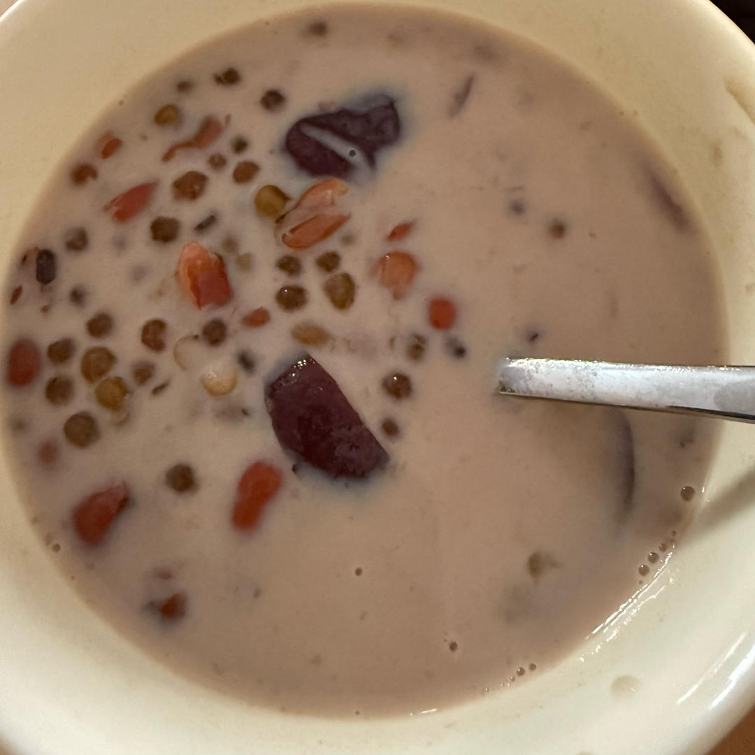 红豆西米红枣甜汤（全程电饭煲，超简单）