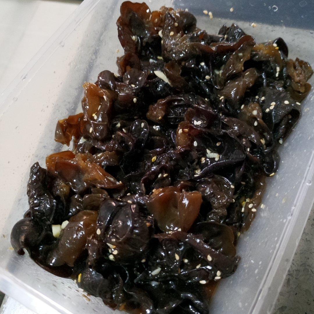 凉拌海带/木耳の凉菜