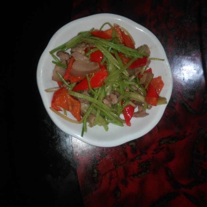 西芹青椒炒肉片