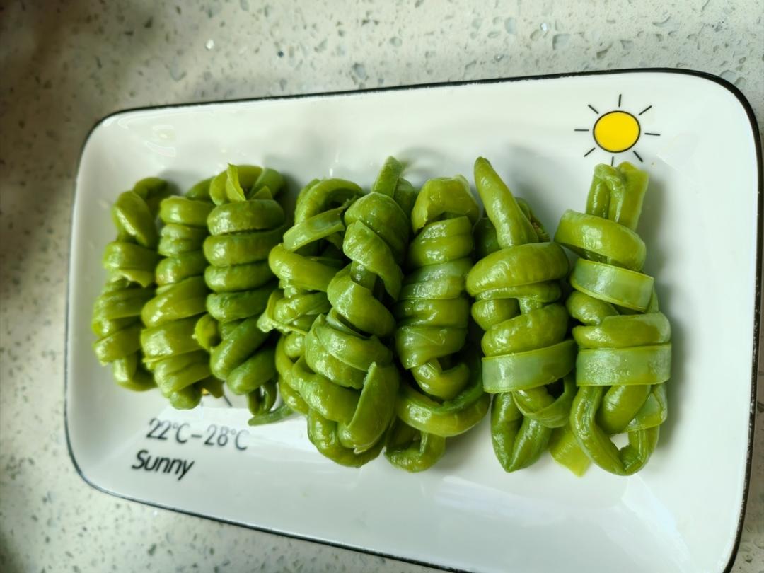 夏日简单又好吃的凉拌长豆角