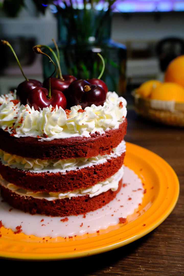 萝卜哥哥大头仔做的曼食慢语丨车厘子红丝绒蛋糕