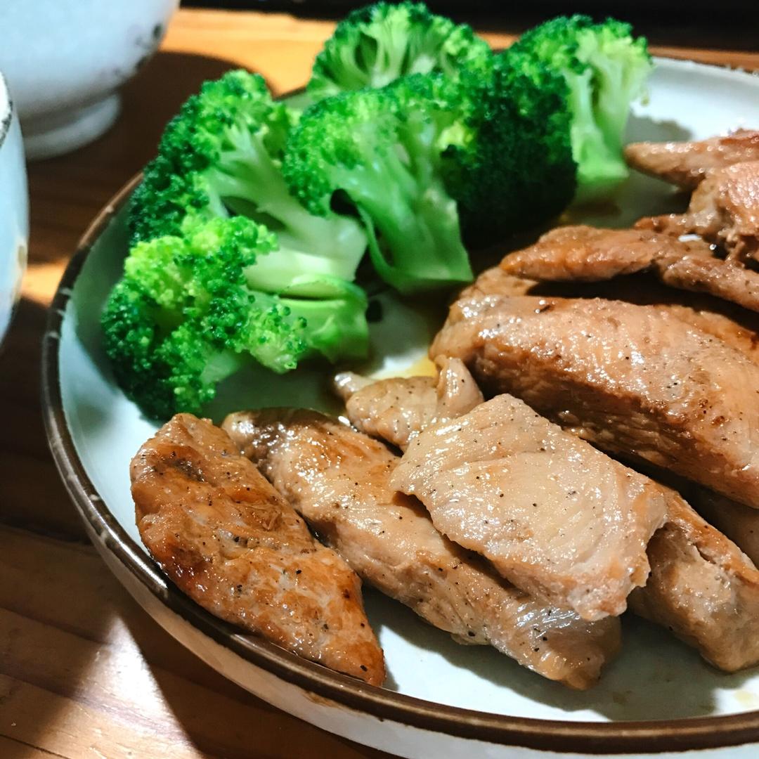 蚝油煎鸡胸肉（真的只要腌了就炒鸡嫩！（新增微波式