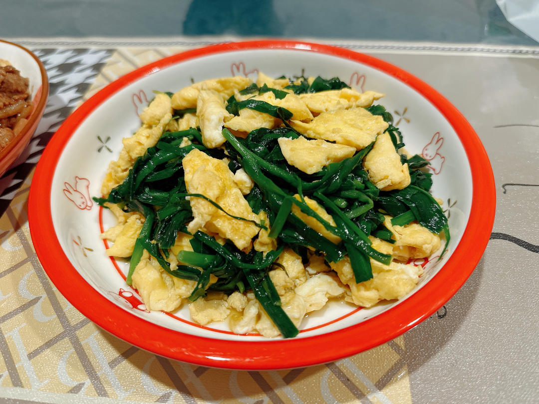 韭菜炒鸡蛋——三分钟快手下饭菜 掌握火候的秘诀