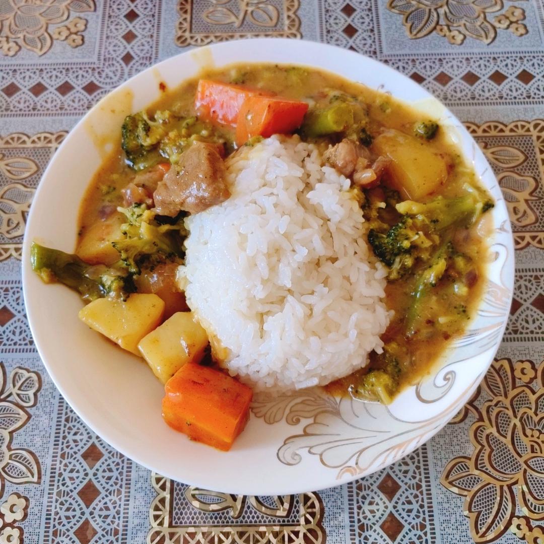 好看又好吃的咖喱牛排饭