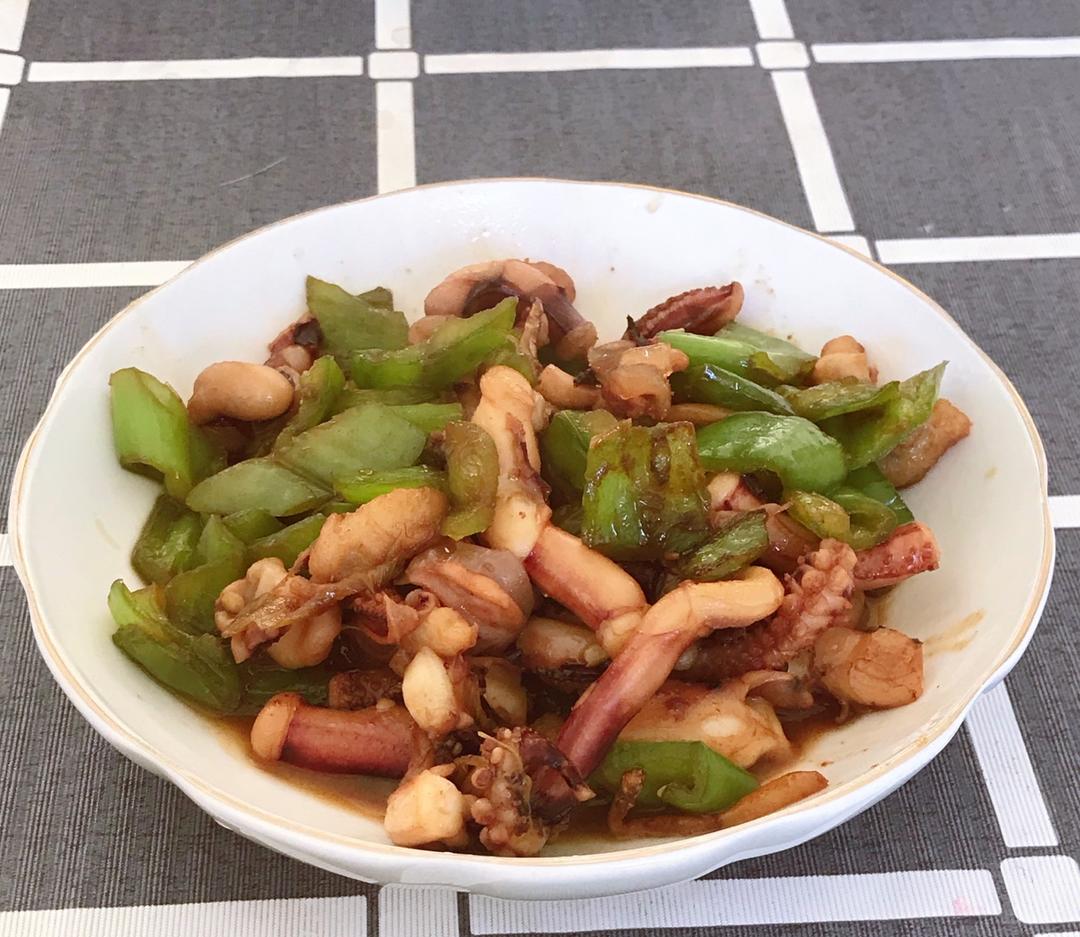 青红椒炒鱿鱼须