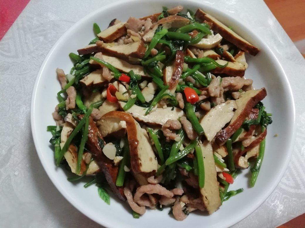 芹菜香干炒肉丝