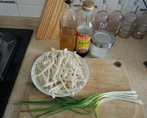 葱油白玉菇（简便快速好吃）的做法 步骤1