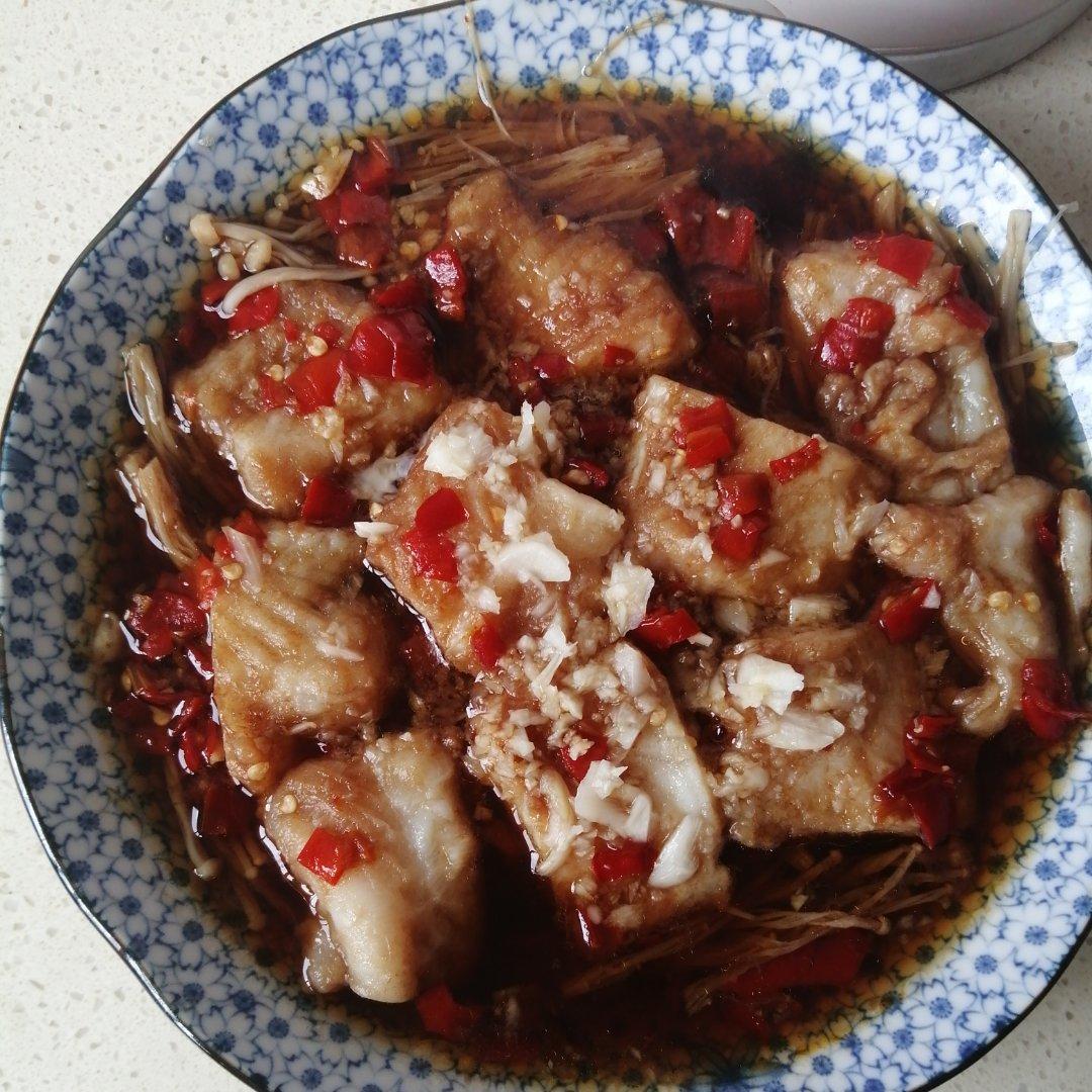 15分钟搞定【蒜蓉粉丝蒸龙利鱼】，入夏前多吃它准能瘦！