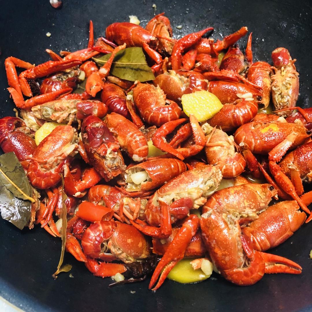 橘丽丝的蒜蓉小龙虾